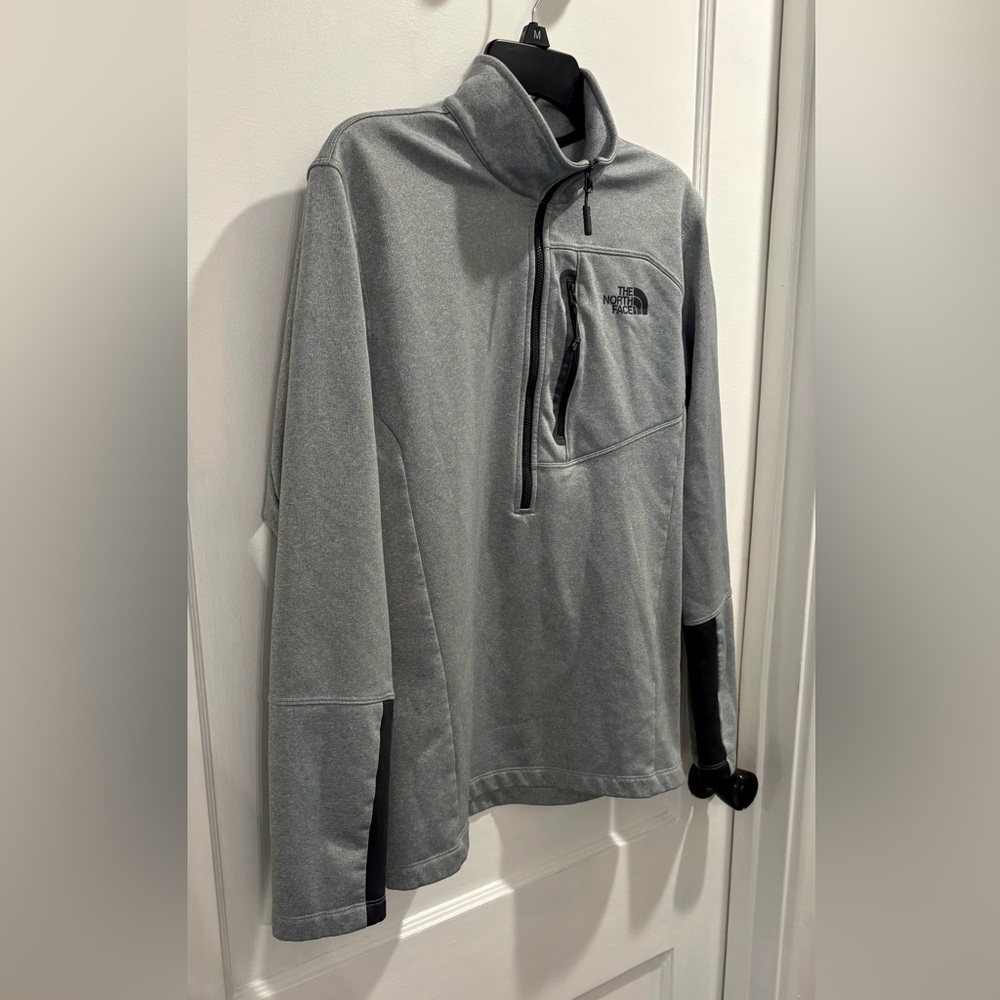 Men’s Northface jacket sz medium in gray